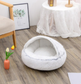 SnuggleHaven Pet Bed – Round Plush Bed for Cold Nights